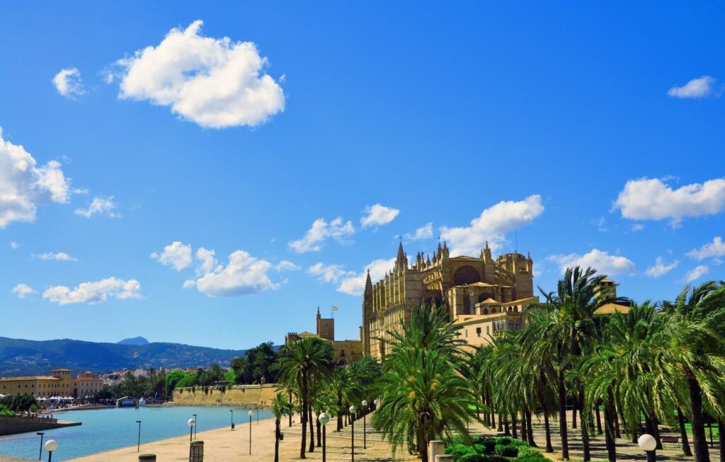 Wallpapers the city, the building, Cathedral, fortress, Palma de