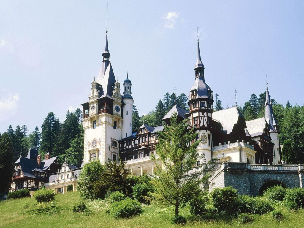 Peles castle Sinaia Transylvania Romania free desk 4K backgrounds