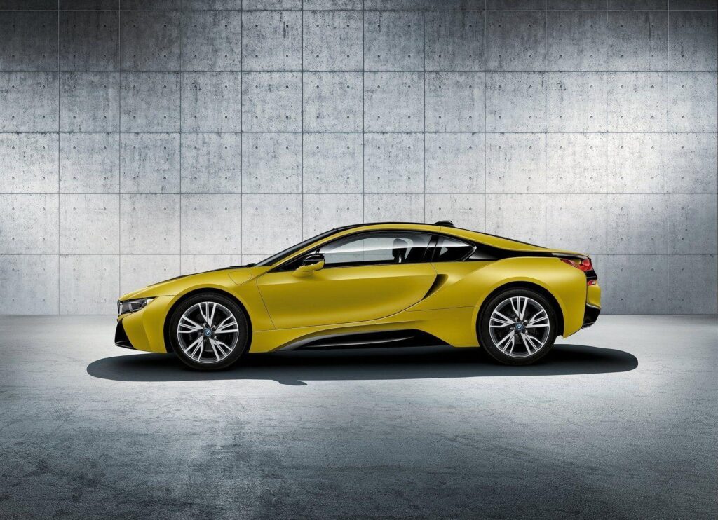 BMW i Protonic Frozen Yellow