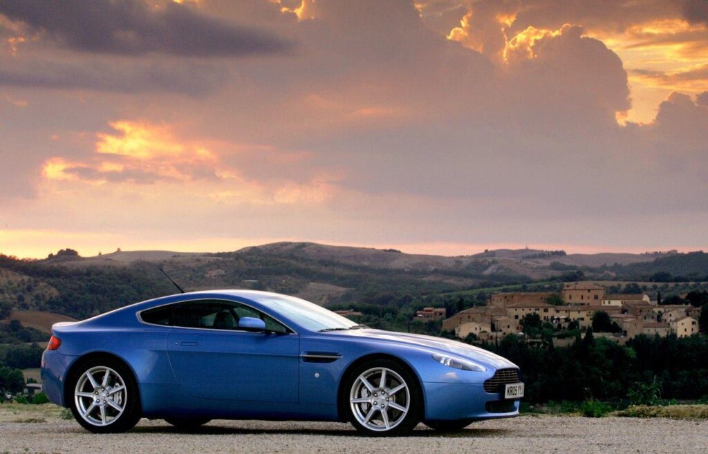 Aston Martin Vantage 2K Wallpapers