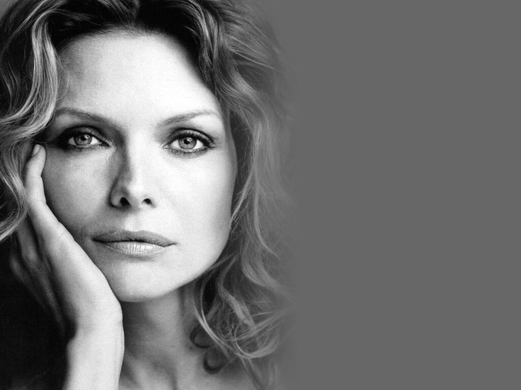 Michelle Pfeiffer 2K Wallpapers