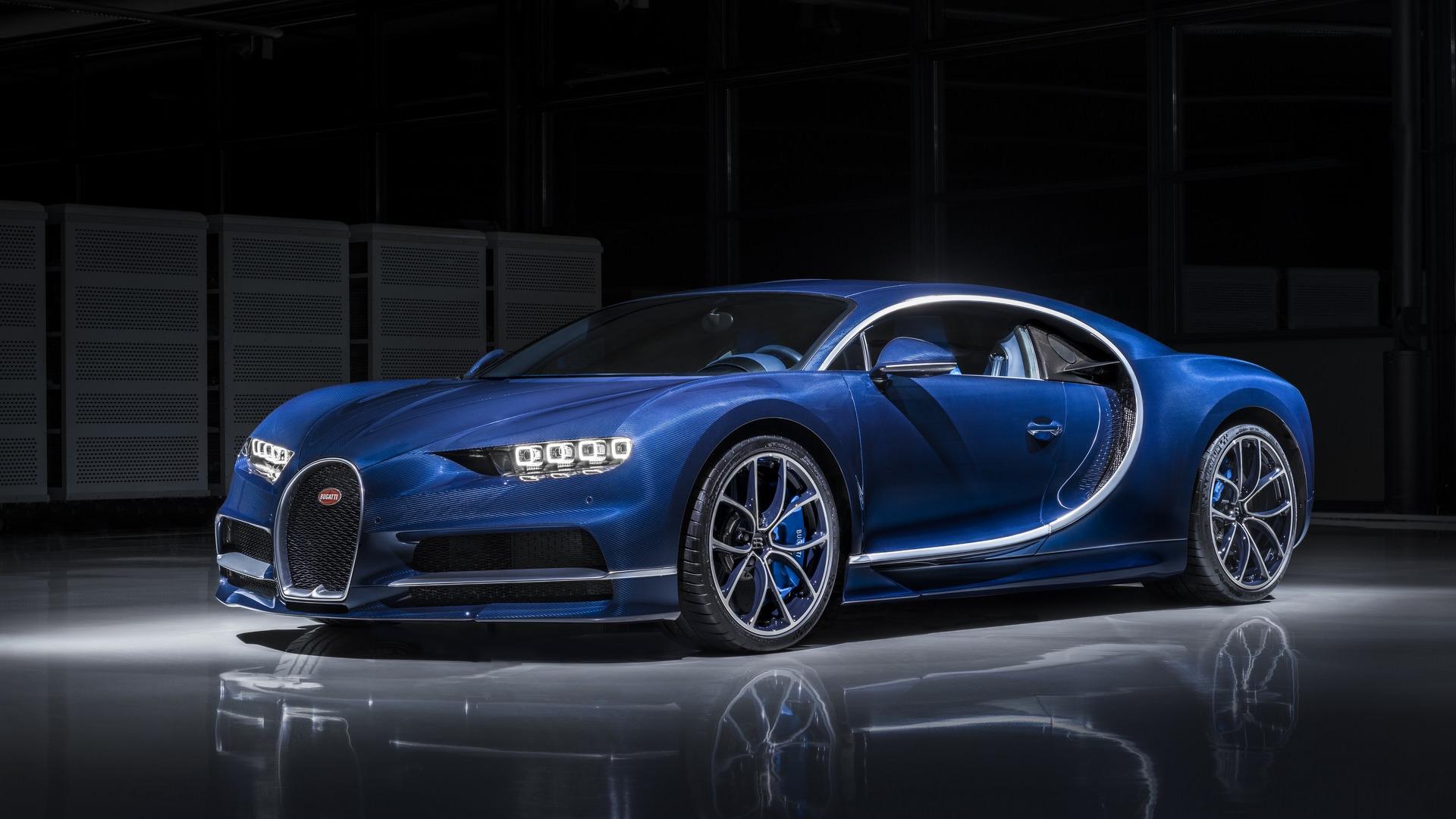 Bugatti Chiron in ‘Bleu Royal’ exposed carbon fibre will be at