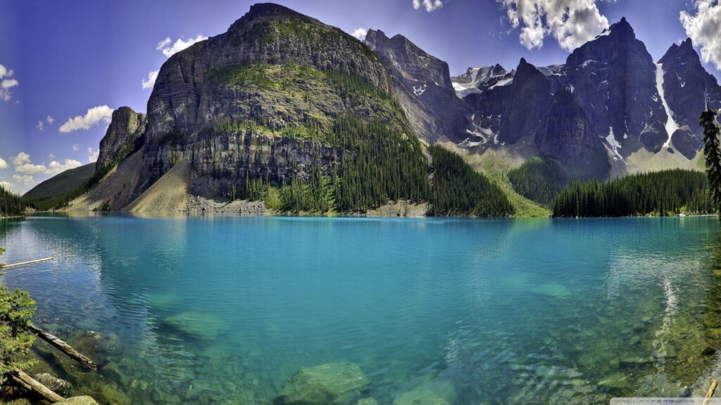 Beautiful Moraine Lake in Banff National Park, Alberta, Canada ❤ K