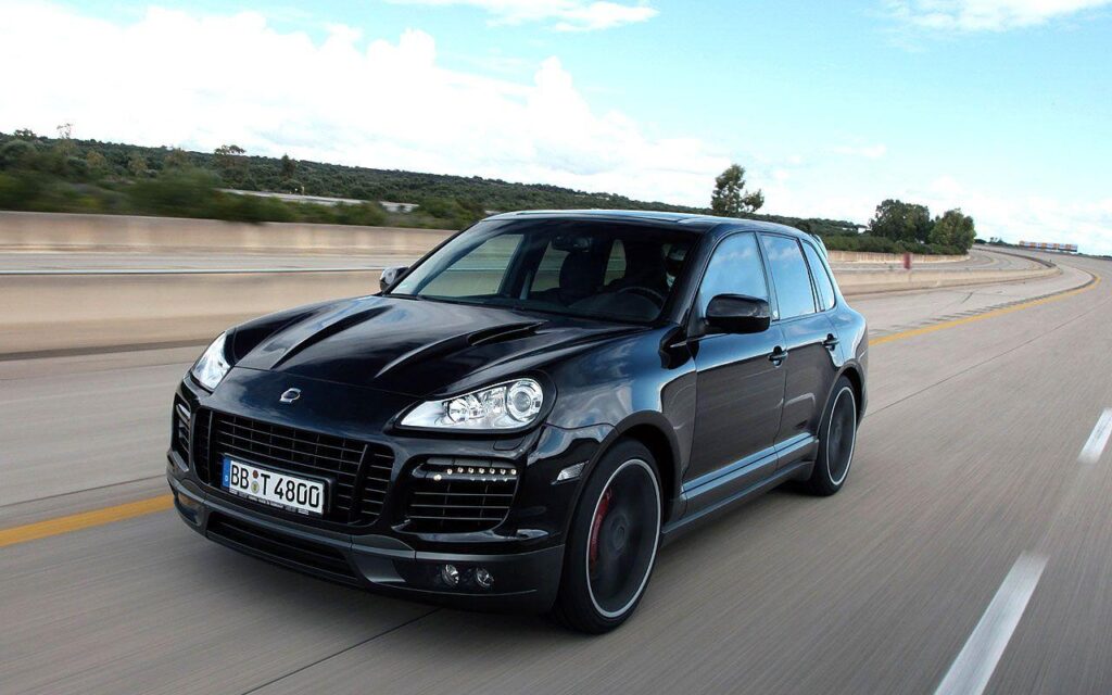Cayenne Luxury Crossover Car Wallpapers