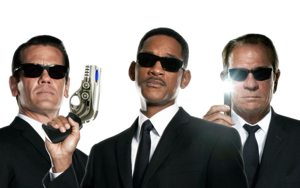 Agent J K Guns Josh Brolin Men In Black Suits TV Serie