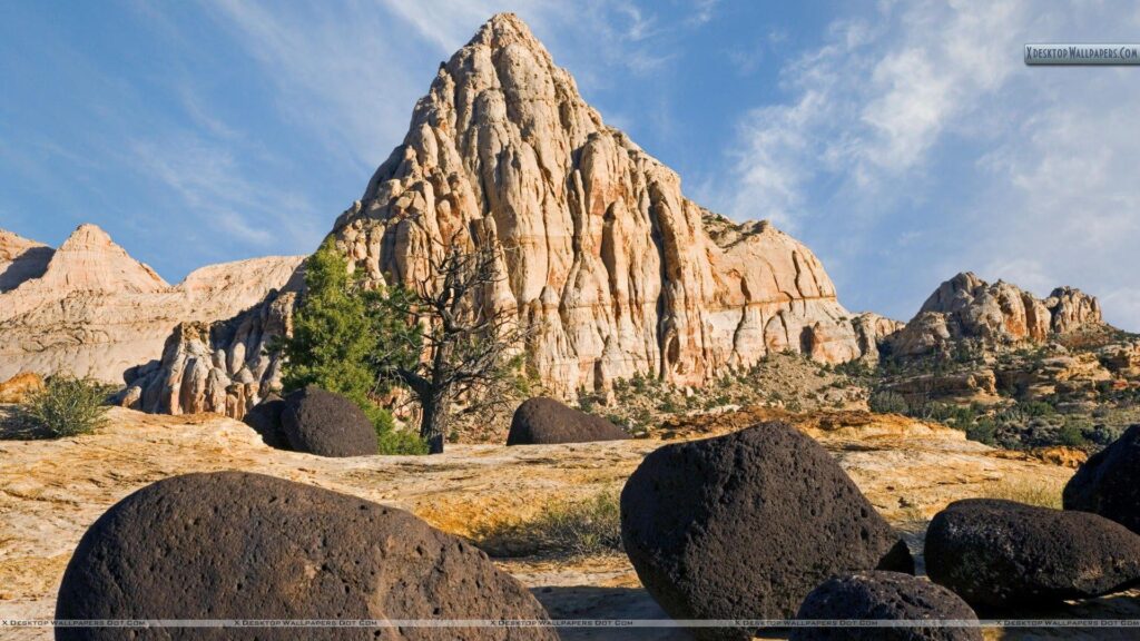 Pectol’s Pyramid Capitol Reef National Park, Utah Wallpapers