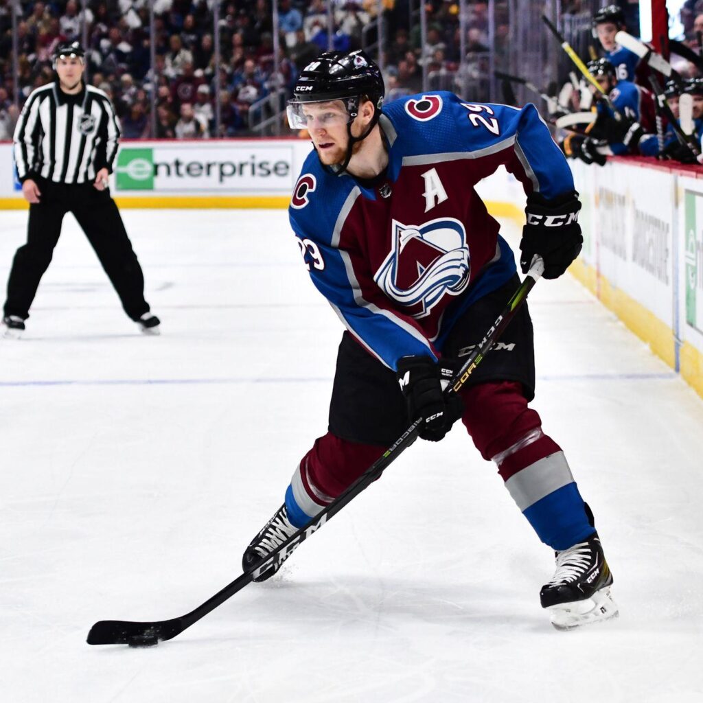 Nathan MacKinnon named finalist for Hart Trophy