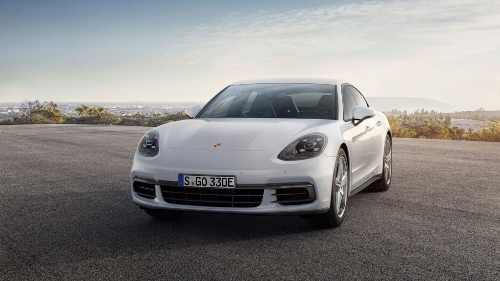 Porsche Panamera E Hybrid Wallpapers