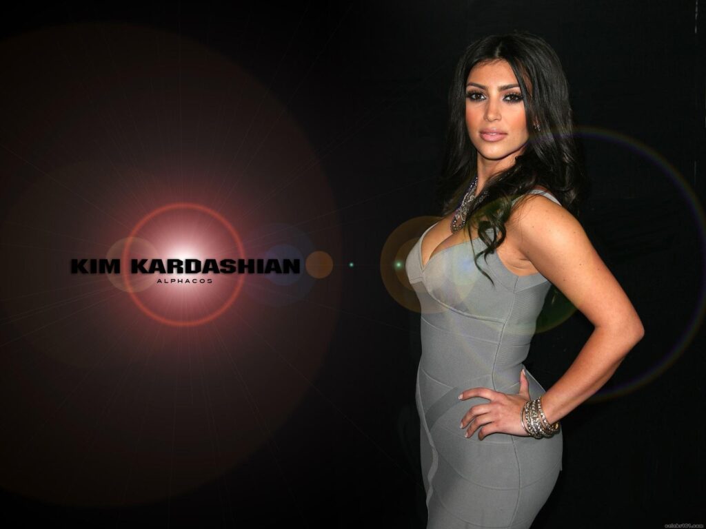 Kim Kardashian Desk 4K Wallpapers