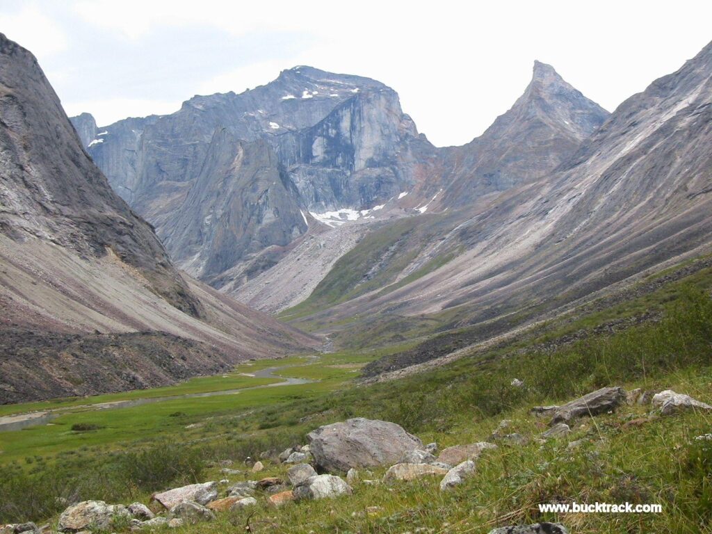 Alaska Desk 4K Backgrounds – Outdoor Adventures