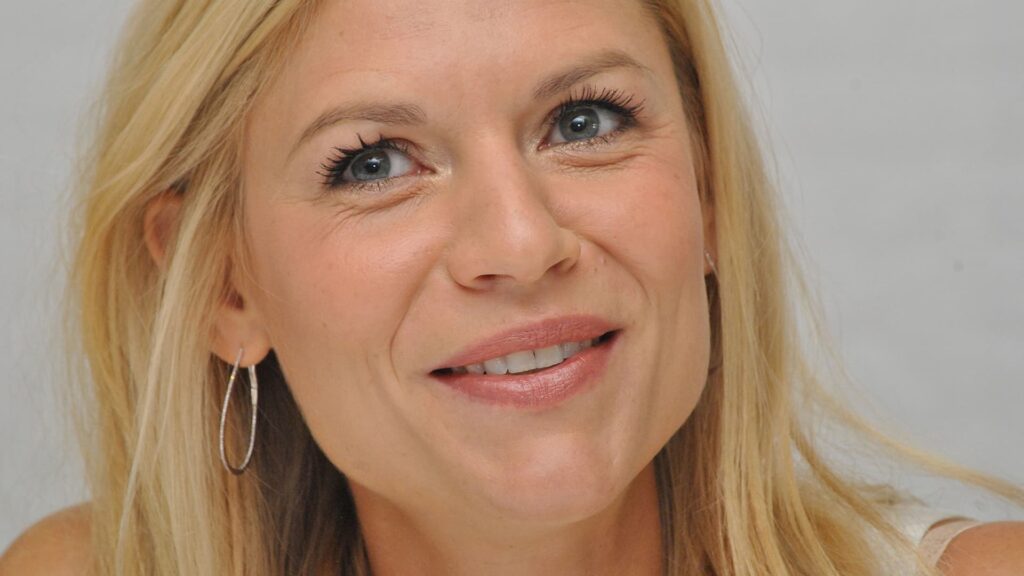 Claire danes smile high quality wallpapers