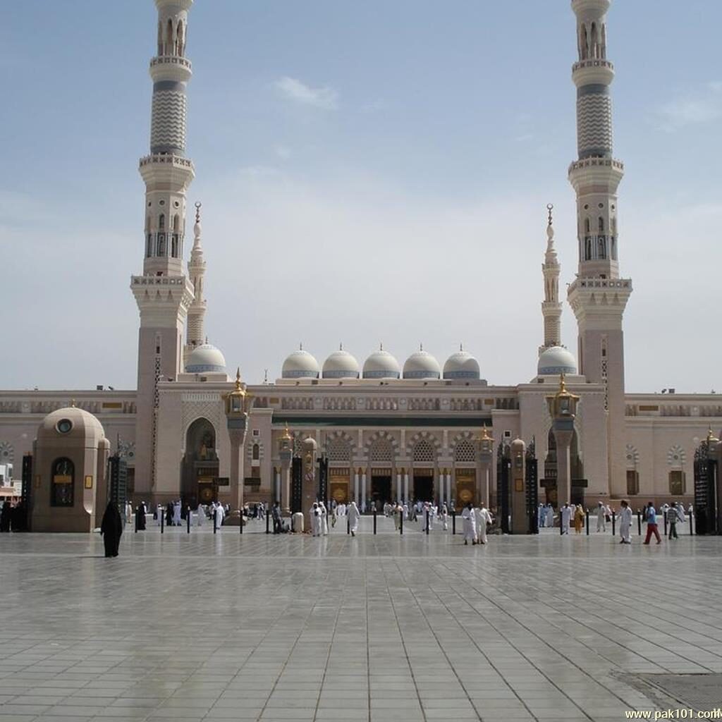 Wallpapers – Islamic – Masjid Al Nabawi in Madinah