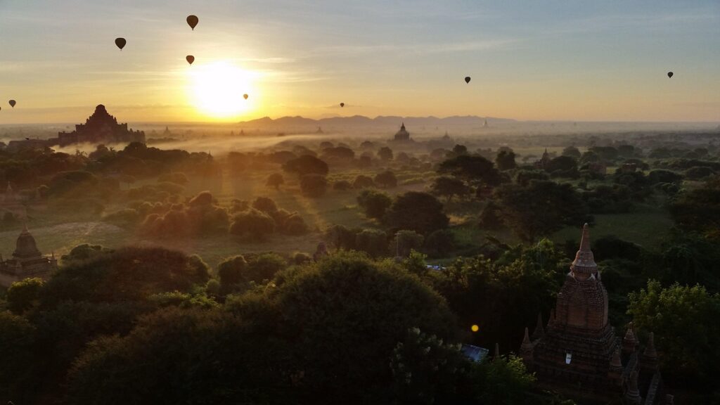 Sunrise at the Temples of Bagan Myanmar 2K wallpapers