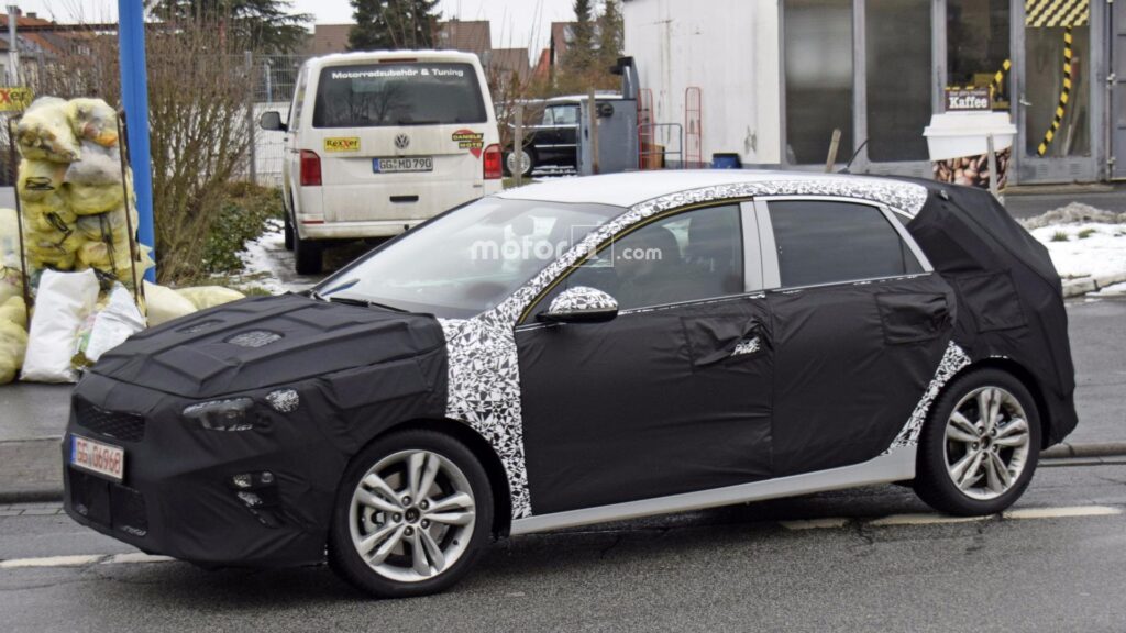 Kia cee’d spied inside and out
