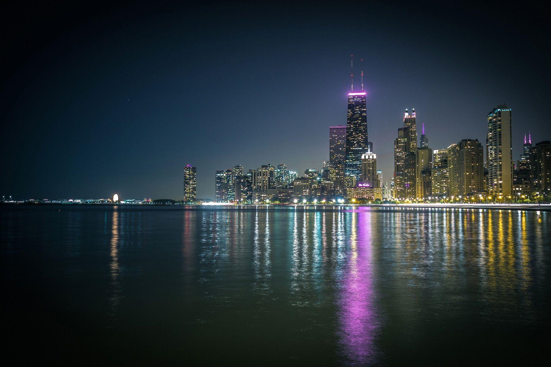 Night City Of Chicago 2K Wallpapers