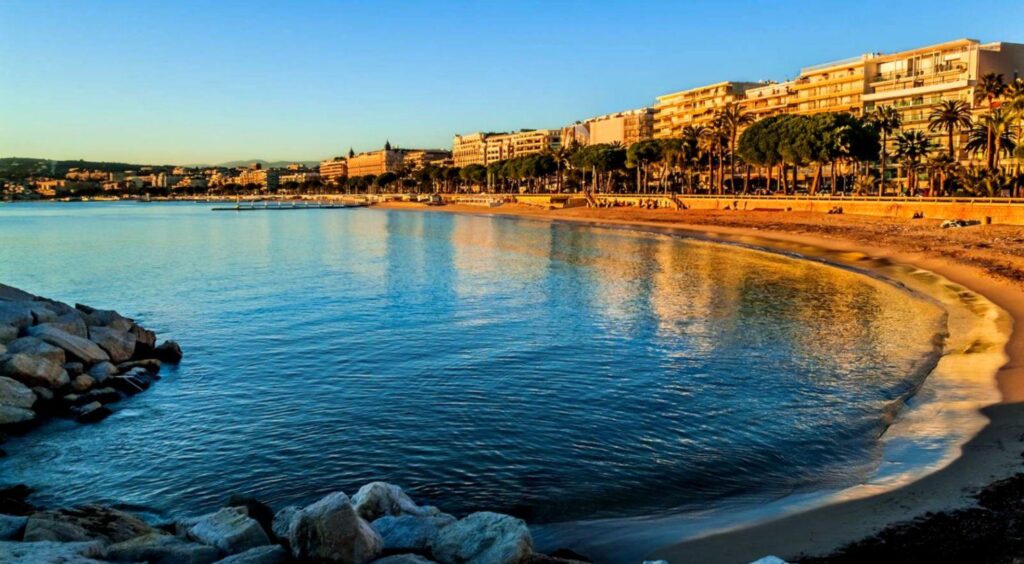 Cannes Beach 2K Photo Wallpapers