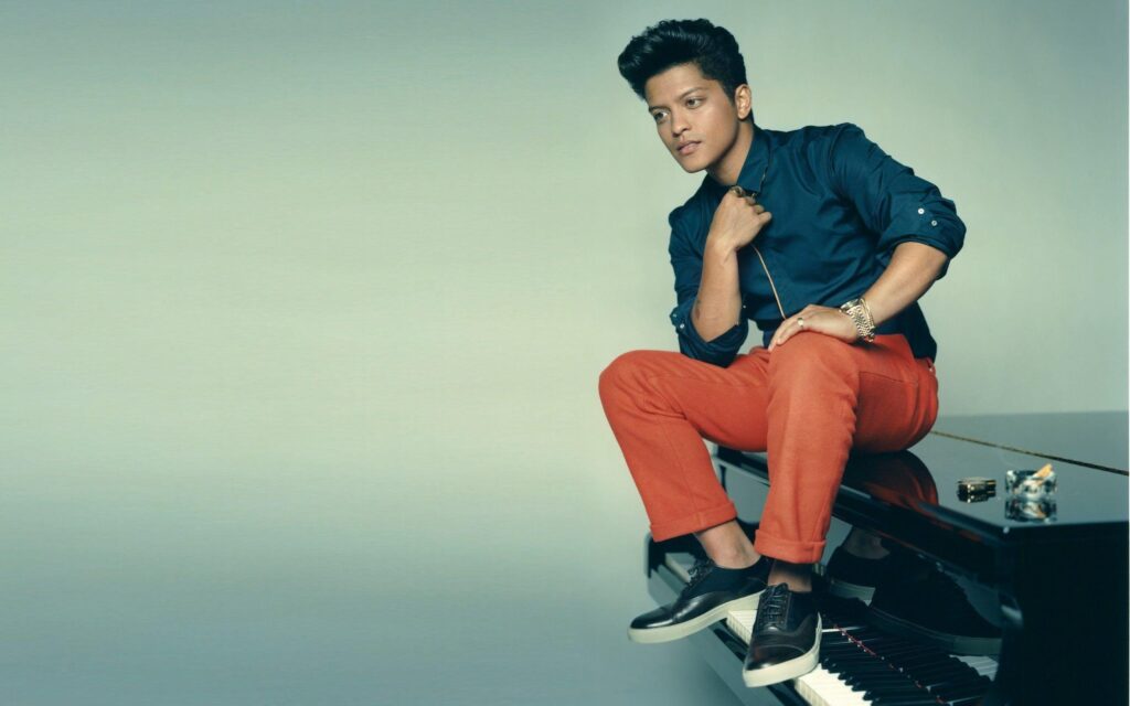 Bruno Mars Wallpapers 2K Free Download