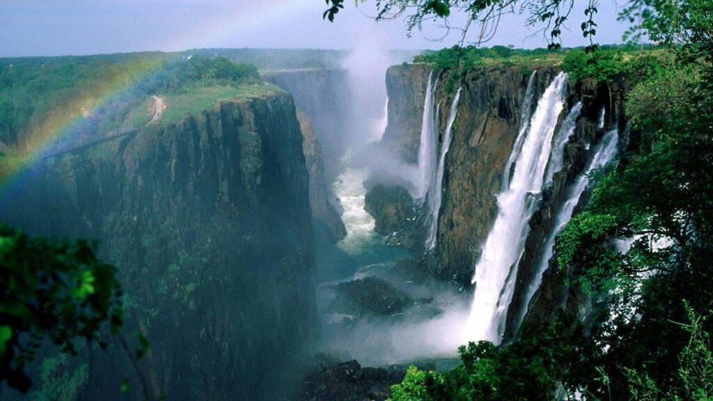Victoria falls between zambia and zimbabwe 2K photo