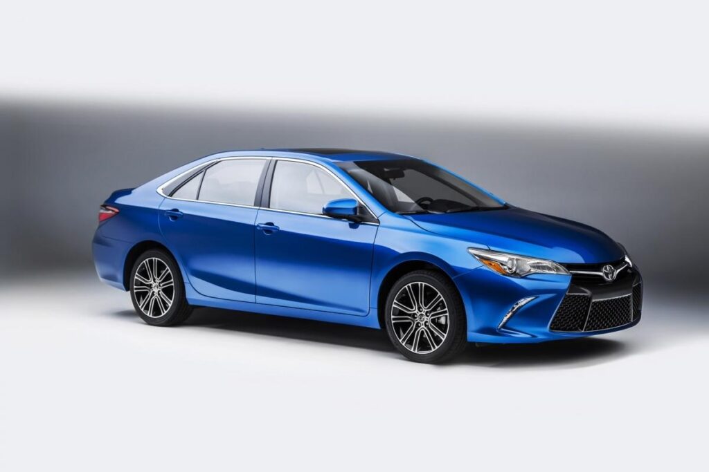 Toyota Camry 2K Wallpapers