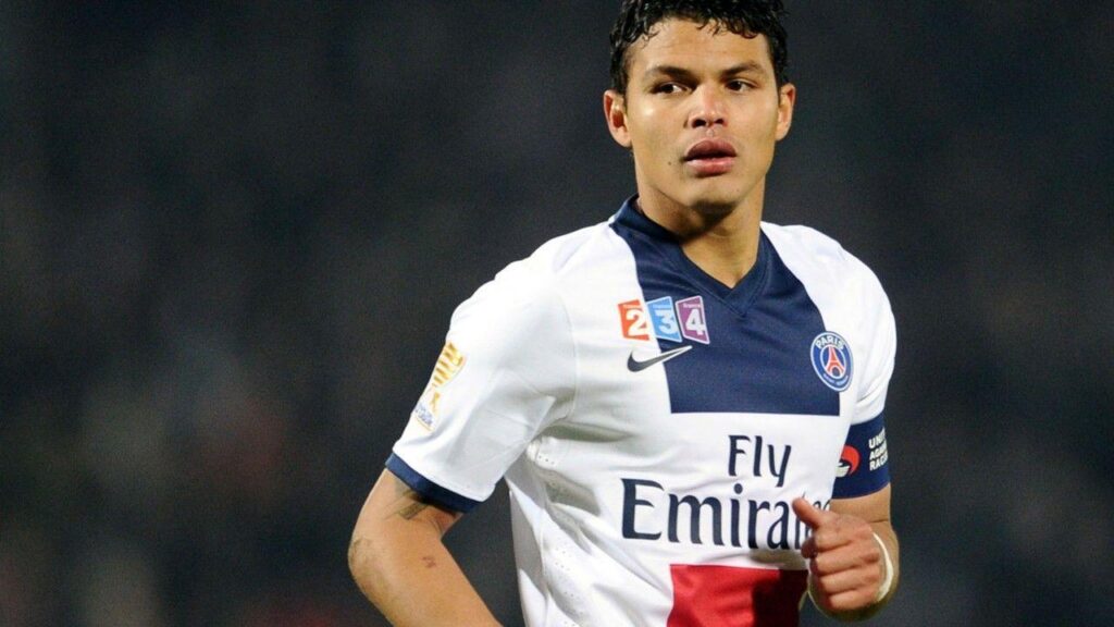 Chelsea in talks to sign PSG defender Thiago Silva