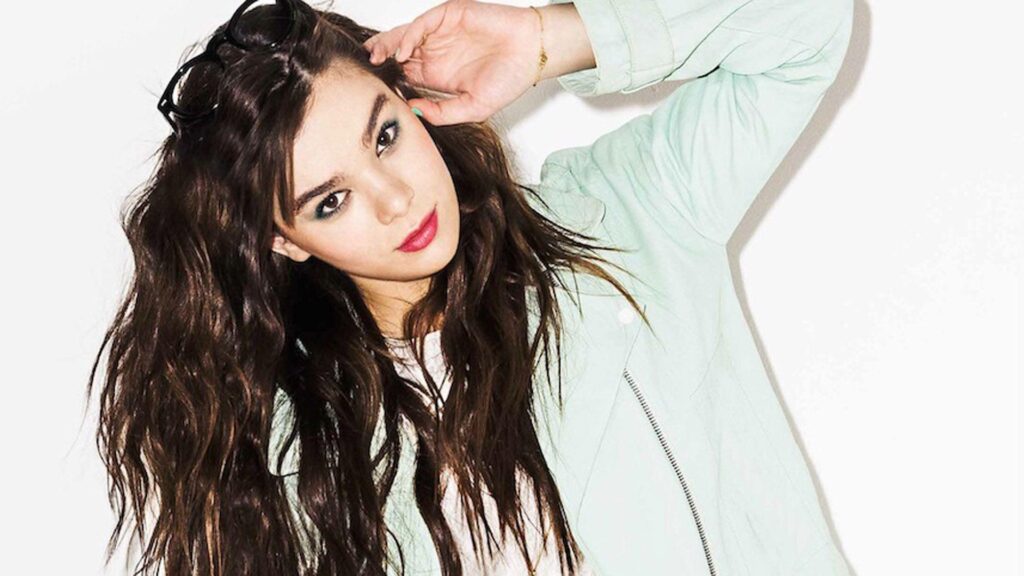 Hailee Steinfeld Photos