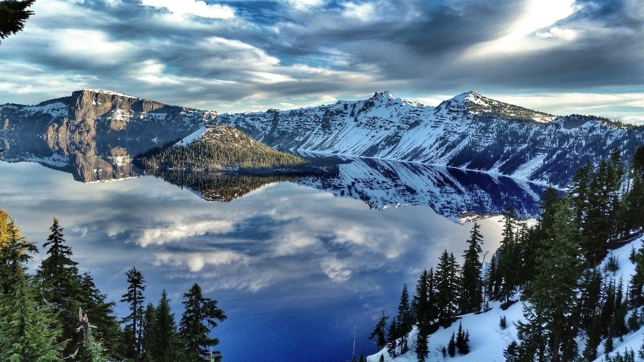 Crater Lake National Park Mountain Reflection Wallpapers