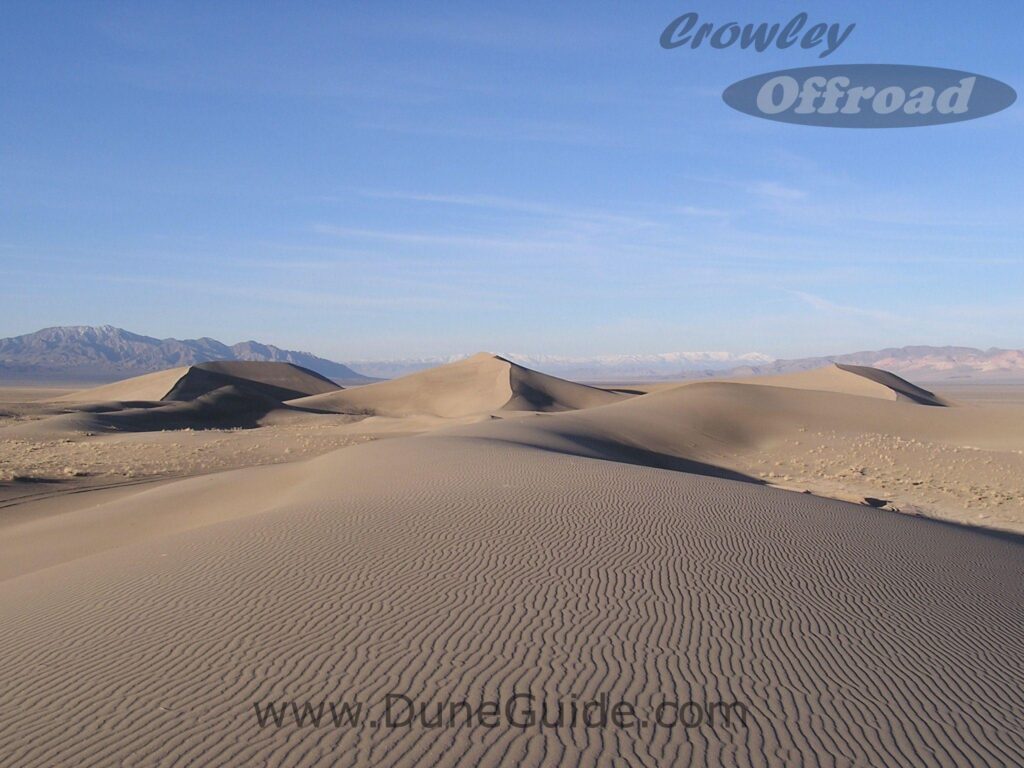 Sand Dune Desk 4K Wallpapers