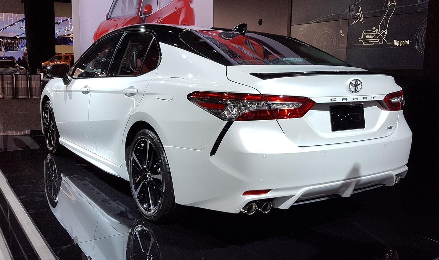 Best Toyota Camry Tail Light 2K Wallpapers