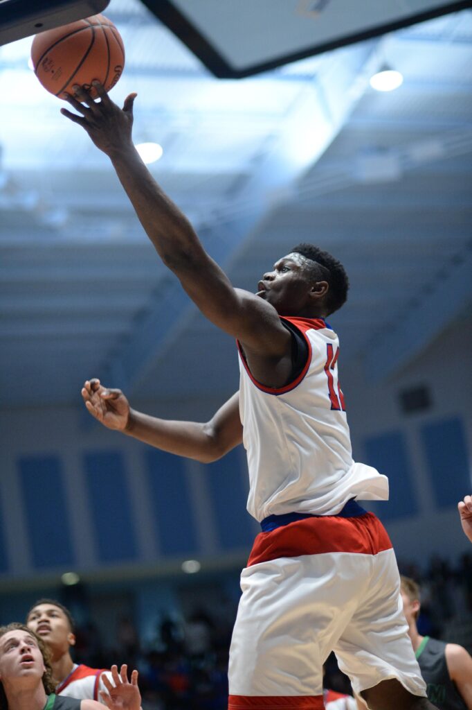 With popularity growing, Zion Williamson turns in show