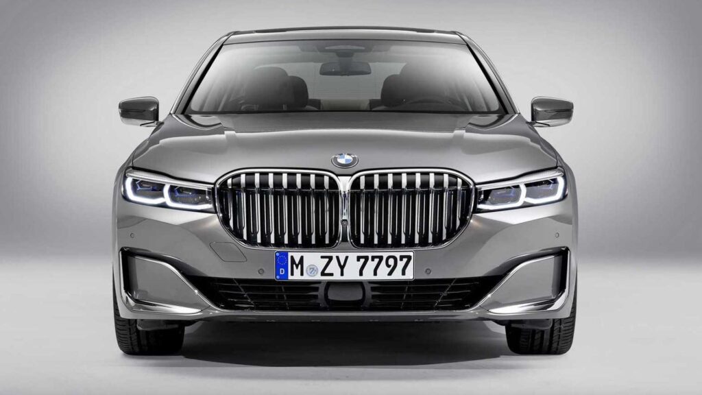BMW Series Shows Controversial Facelift In Videos