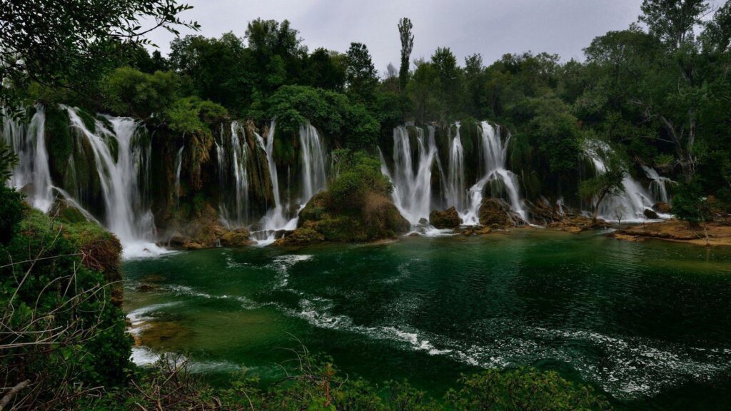 Kravice waterfall, Bosnia and Herzegovina wallpapers