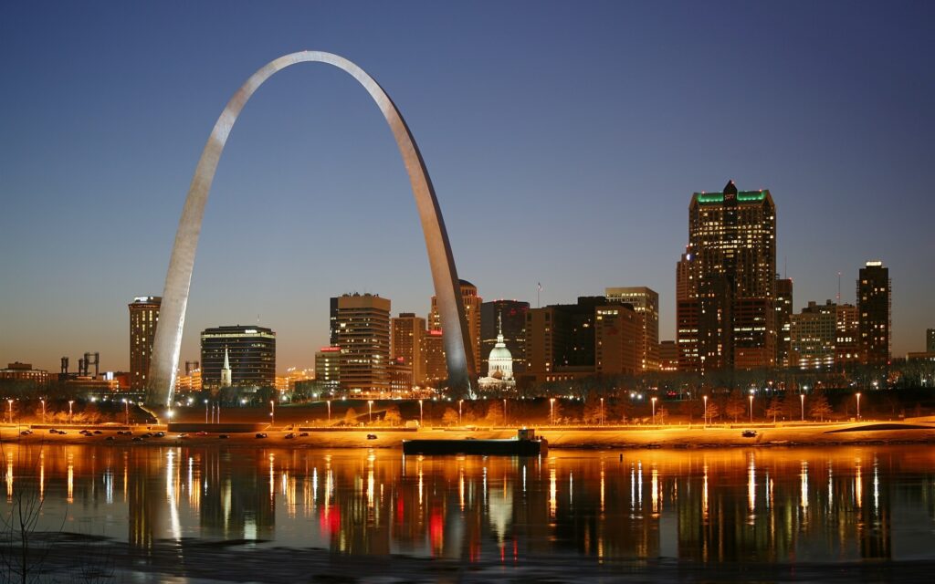 Wallpapers St Louis, city night, Gateway Arch, houses, lights, river