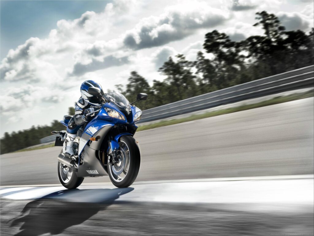 Free Yamaha R Wallpapers 2K Wallpapers