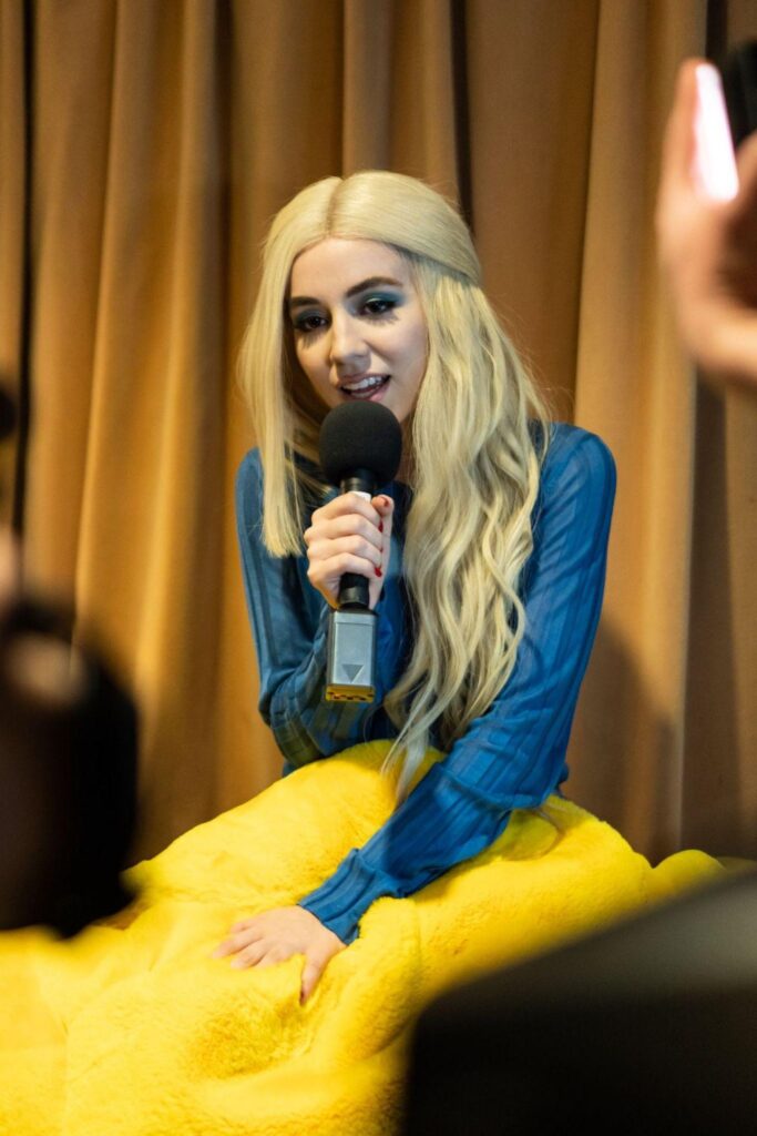 Ava Max At Performs in Portland ||