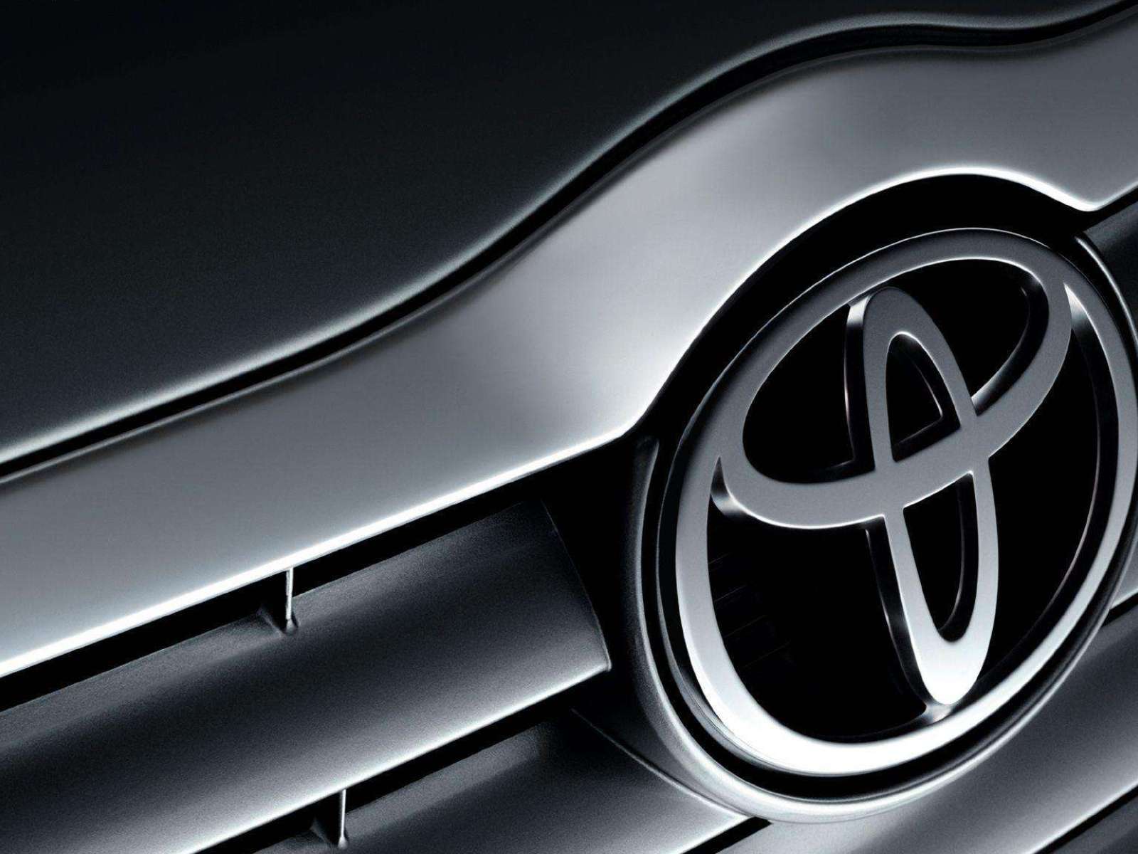 Toyota Grille Logo Wallpapers