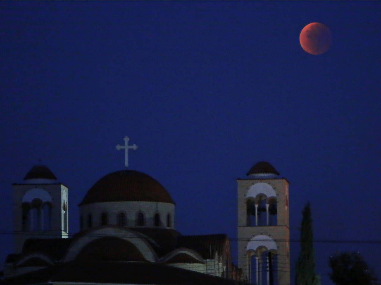 Blood moon magic amazing Wallpaper of the supermoon around the