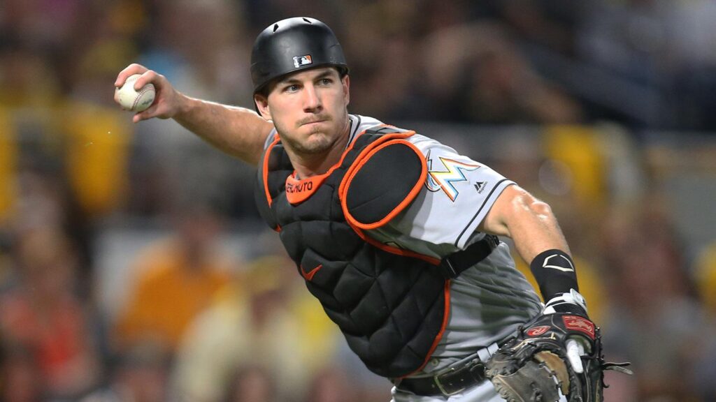 MLB trade rumors Phillies still interested in a JT Realmuto trade