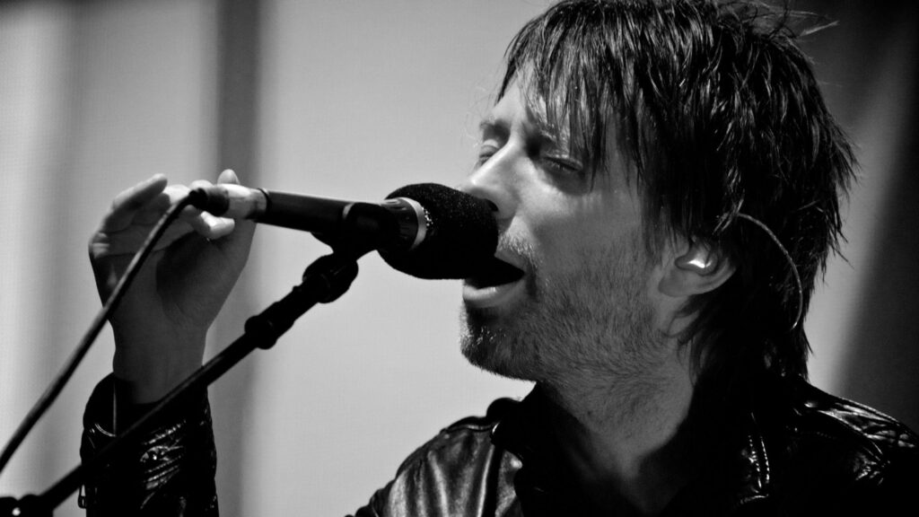 Download Wallpapers Radiohead, Soloist, Singing