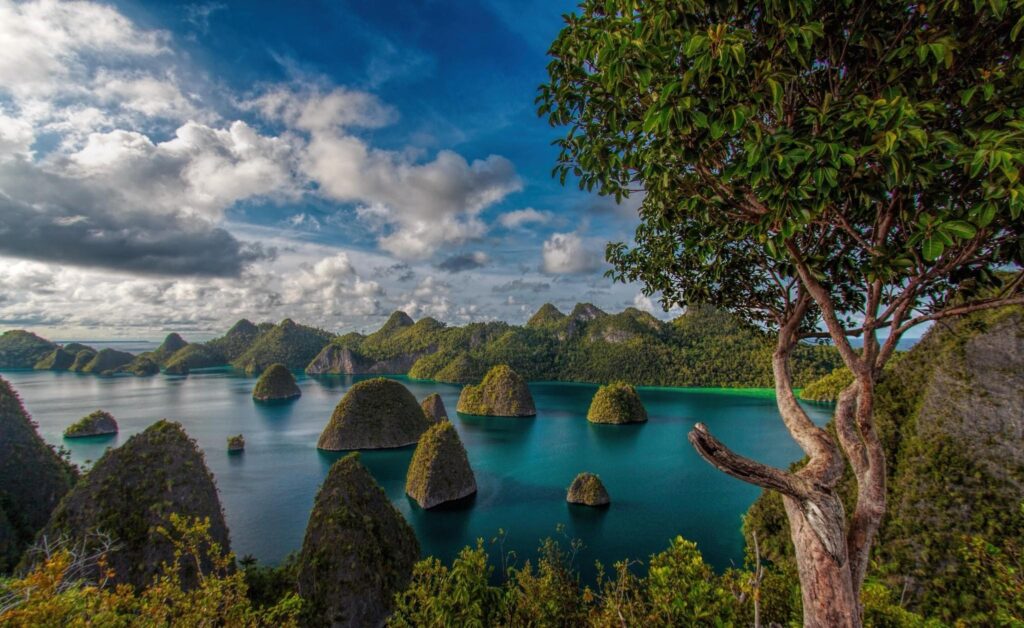 Raja Ampat, Indonesia 2K Wallpapers