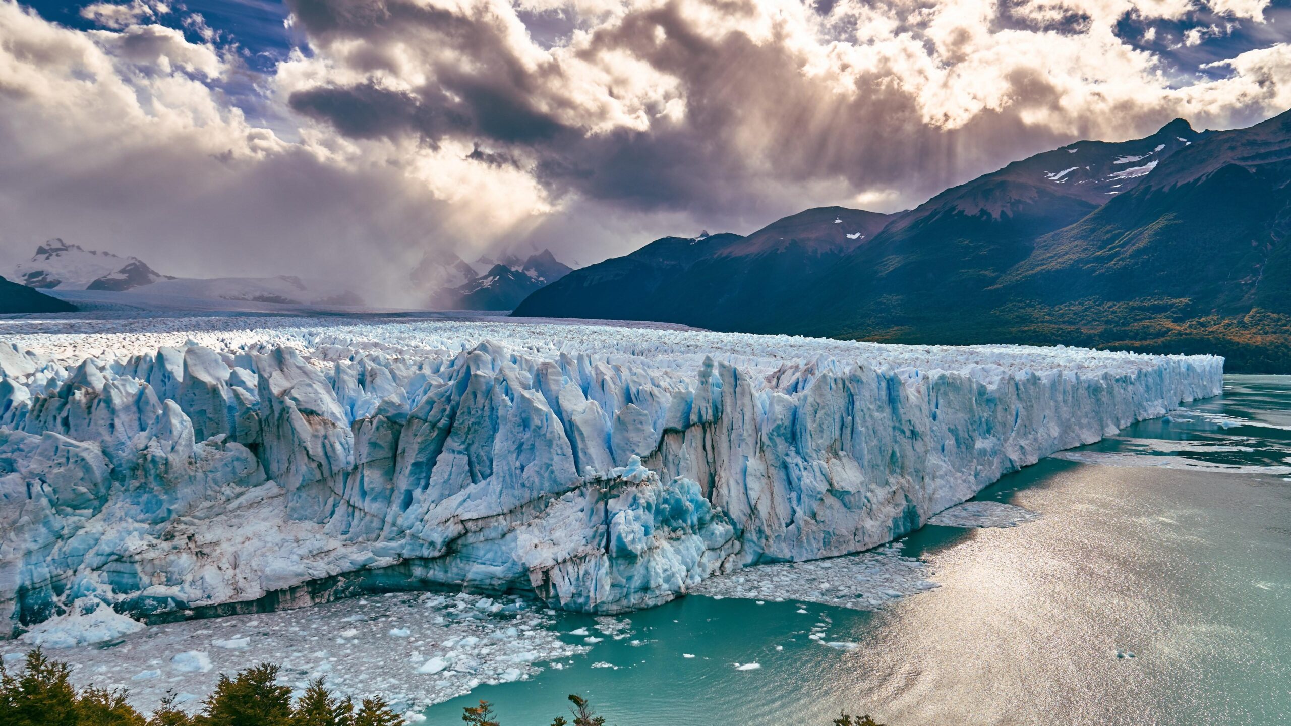 Download wallpaper Perito Moreno Glacier