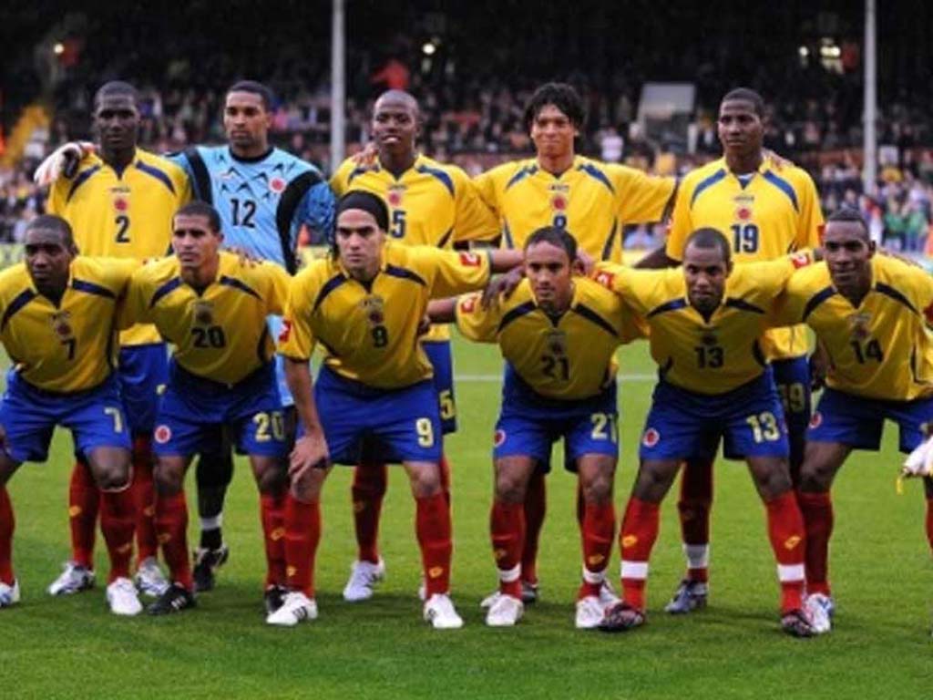 OFF COURSE I LOVE SOCCER WITH THE COLOMBIAN SOCCER TEAM HAVE