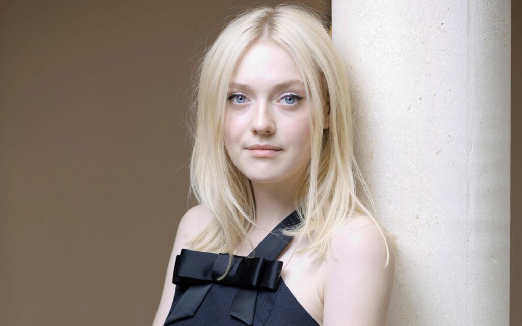 Dakota Fanning 2K Wallpapers