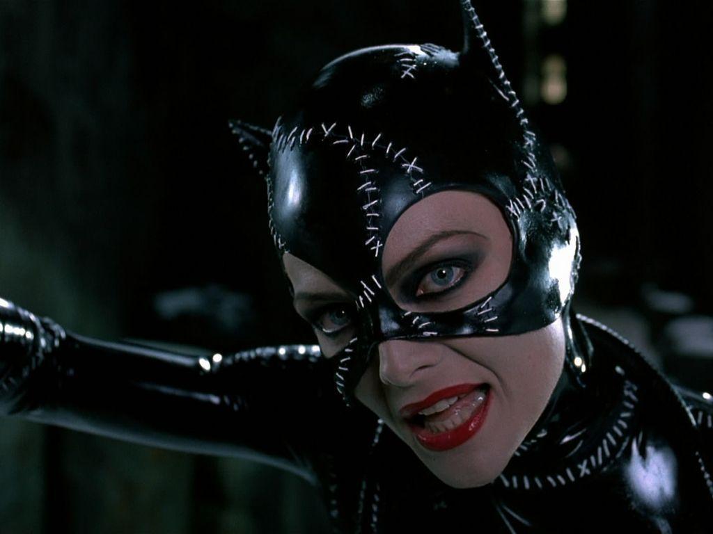 Michelle Pfiefer As Catwoman Wallpapers ×