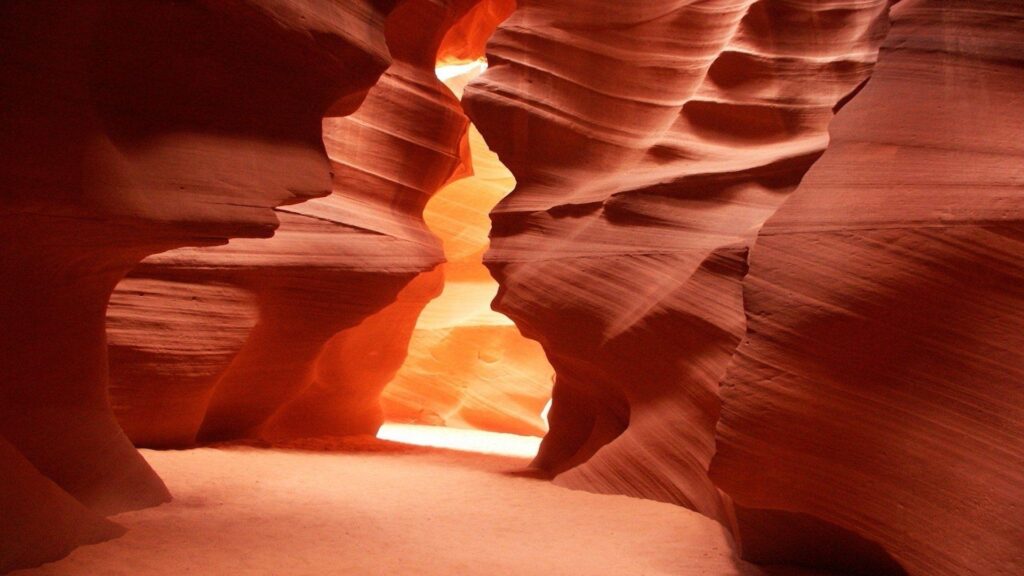 Antelope Canyon 2K Wallpapers