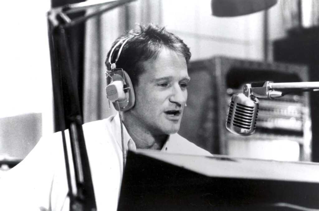 Actor Robin Williams in the studio wallpapers and Wallpaper