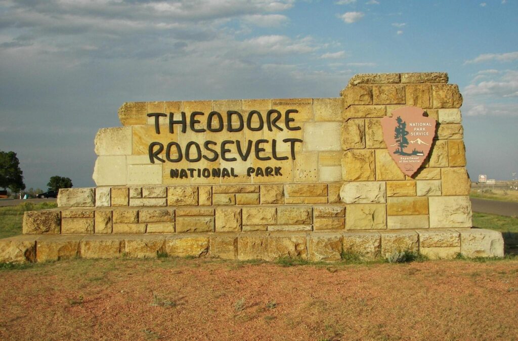 Miscellaneous Gateway National Dakota Entrance Roosevelt North