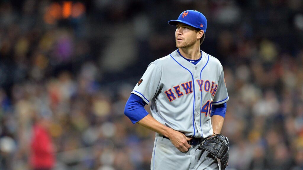 Jacob deGrom leading st place Mets