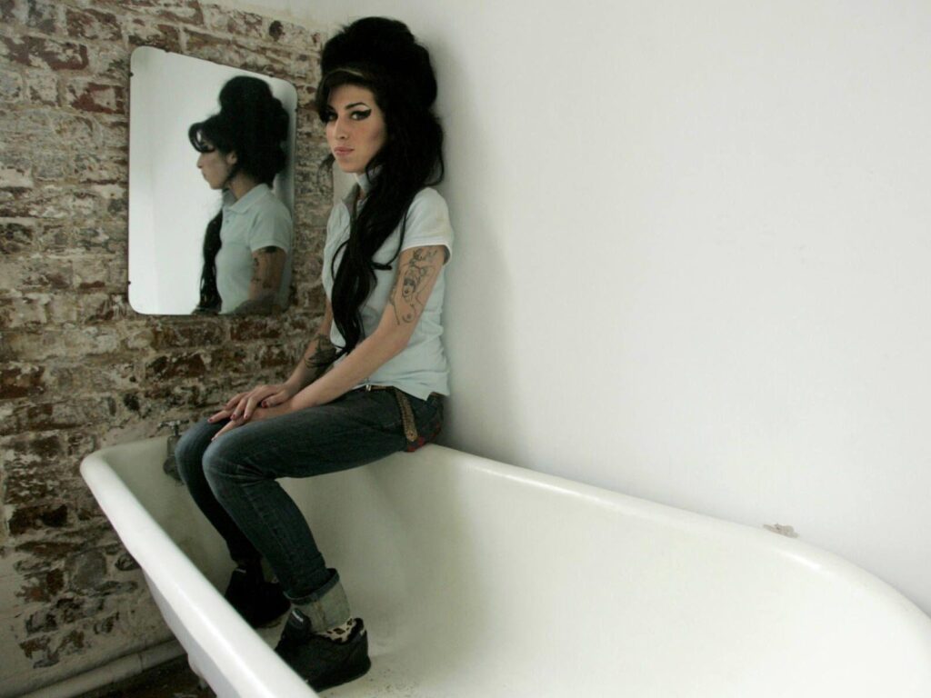 Amy Winehouse Beauty And Pose