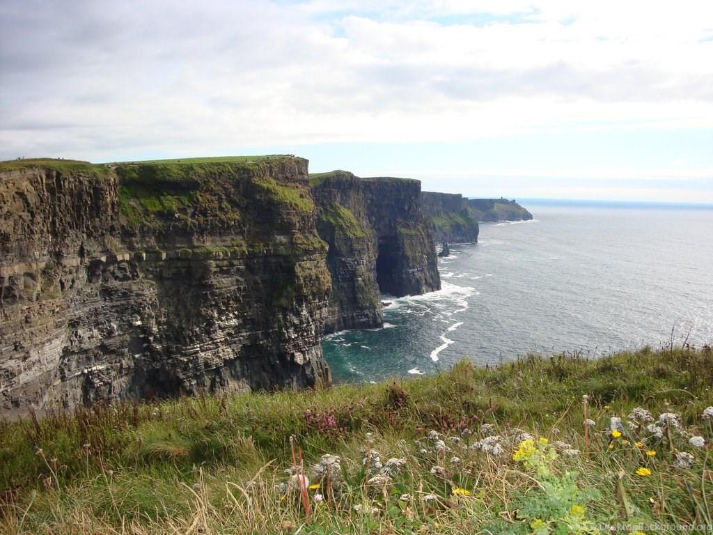 Cliffs Of Moher Desk 4K Backgrounds