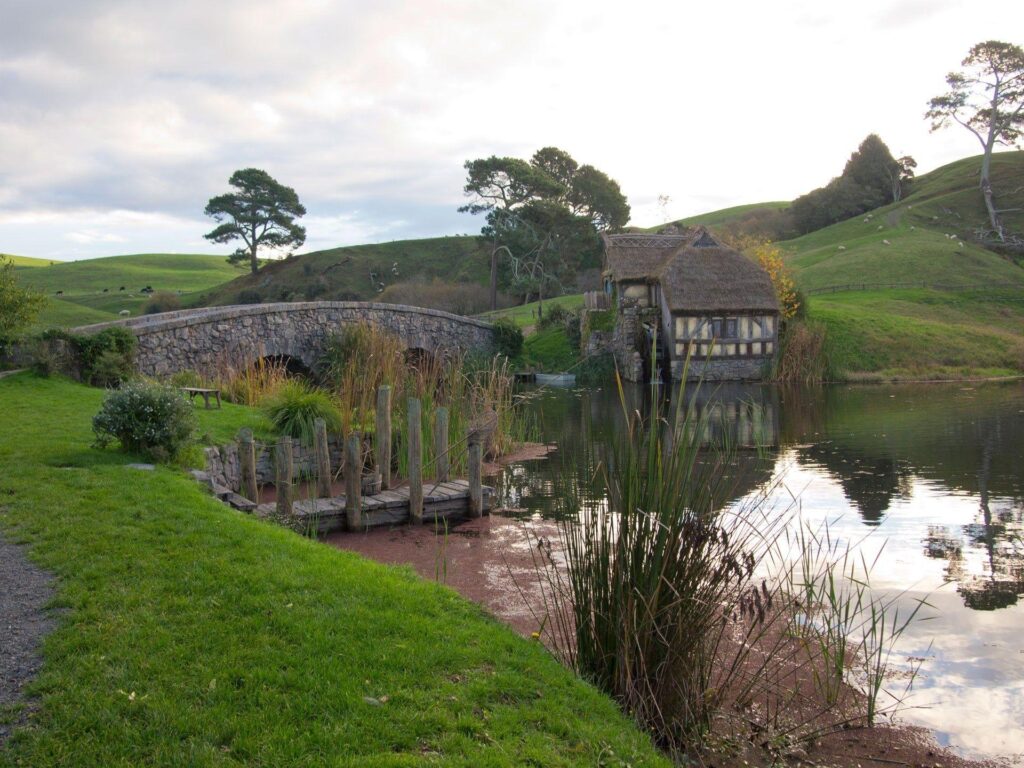 Computer wallpapers for hobbiton